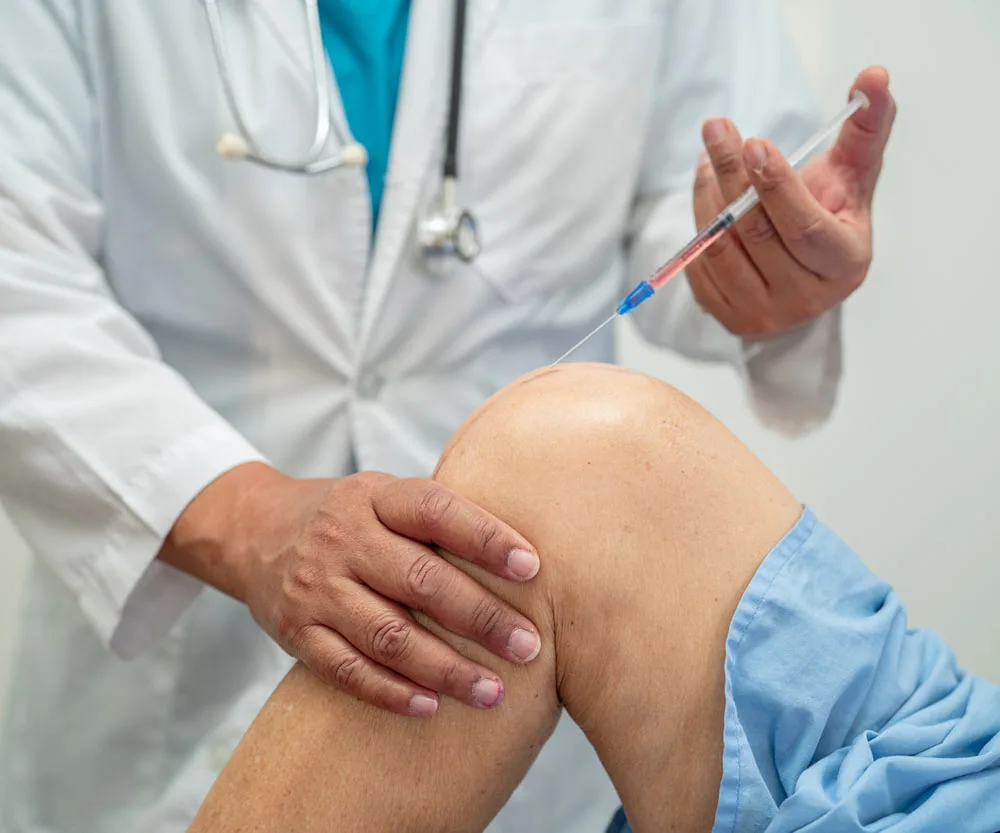 Inyección de células madre por un destacado médico con un tratamiento respaldado por investigaciones en Bogotá